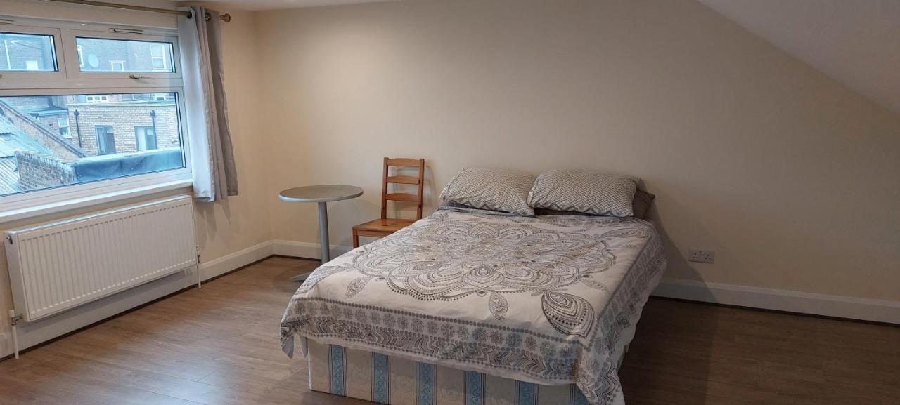 Family Friendly 3 Bedroom Flat Zone 2 - Children Stay Free! London Kültér fotó