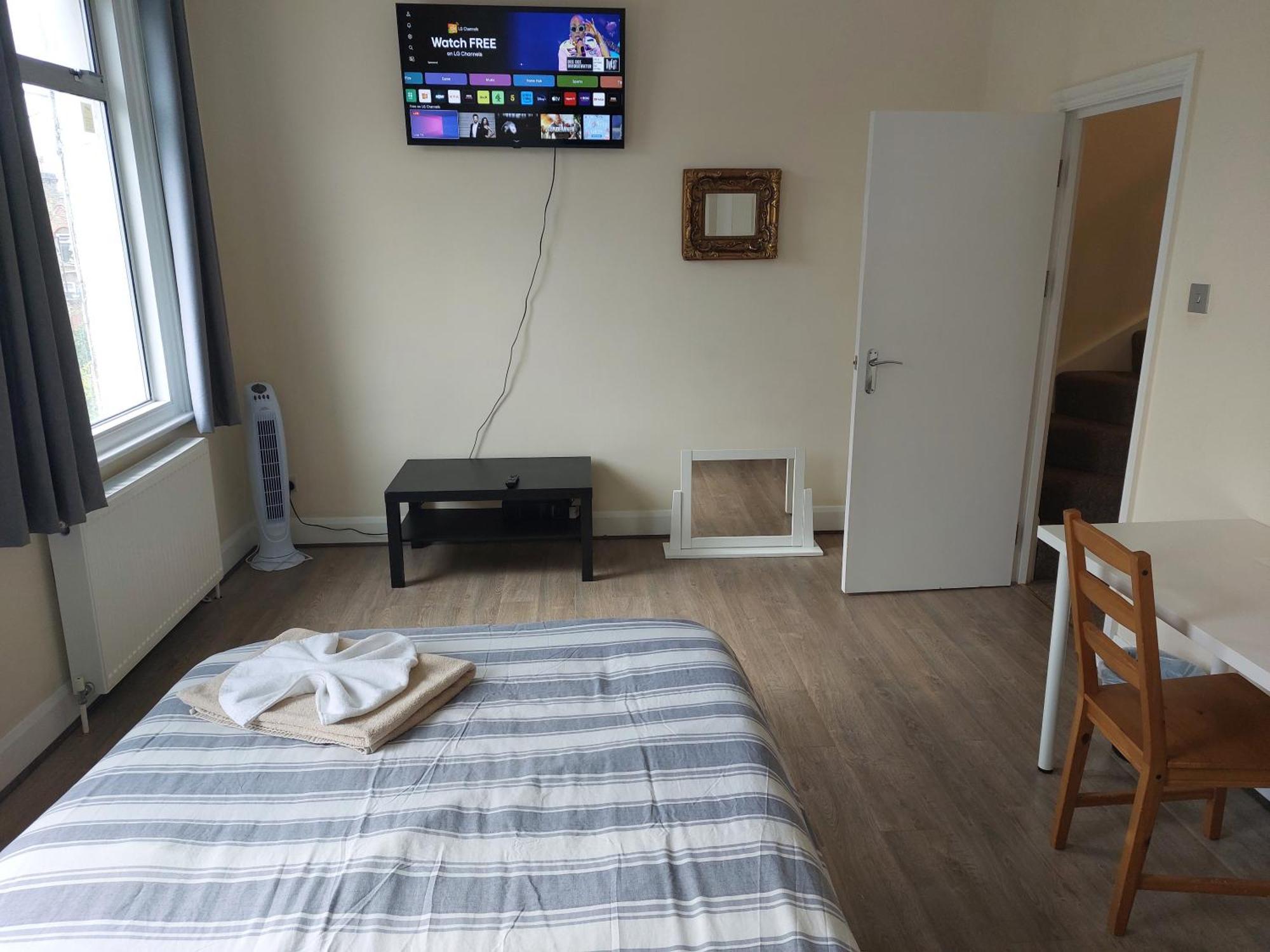 Family Friendly 3 Bedroom Flat Zone 2 - Children Stay Free! London Kültér fotó